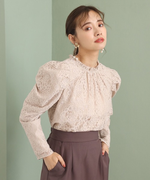 one after another NICE CLAUP(ワンアフターアナザーナイスクラップ)の「総レースパフ袖トップス(シャツ/ブラウス・レディース・ベージュ/ブラック/アイボリー・FREE)」の6枚目の写真
