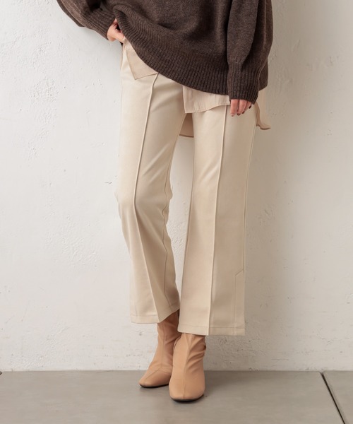 natural couture（ナチュラルクチュール）の「ポンチスエードセンタープレスパンツ（その他パンツ・レディース・サックスブルー/アイボリー/モカ/グレイッシュベージュ・FREE）」の2枚目の写真