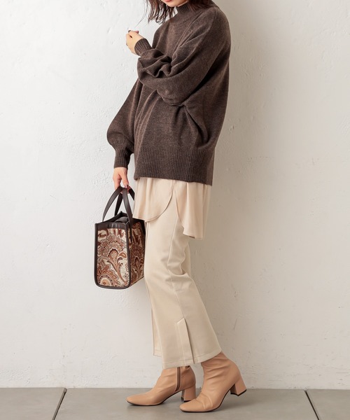 natural couture（ナチュラルクチュール）の「ポンチスエードセンタープレスパンツ（その他パンツ・レディース・サックスブルー/アイボリー/モカ/グレイッシュベージュ・FREE）」の6枚目の写真