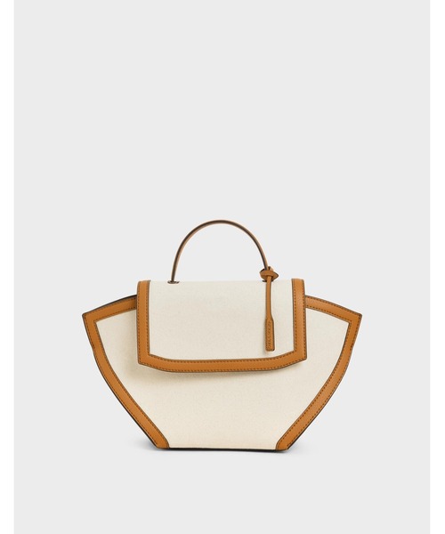 CHARLES & KEITH（チャールズ & キース）の「ラージトラペーズ