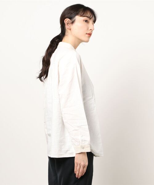 Samansa Mos2（サマンサ モスモス）の「クレリック前開きブラウス（シャツ/ブラウス・レディース・チャコール/オフホワイト/ブルー・ﾌﾘ-）」の4枚目の写真