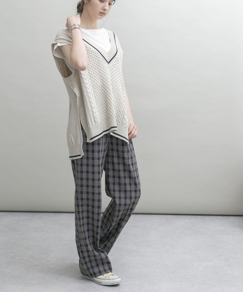 UR Lab.（アーバンリサーチラボ）の「『34サイズ/低身長向けも展開』チェックワイドパンツ（その他パンツ・レディース・ネイビー/イエロー/ベージュ・38/34/36）」の6枚目の写真