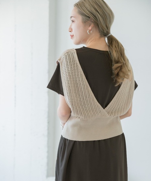 ITEMS URBANRESEARCH（アイテムズ アーバンリサーチ）の「ビスチェセットカットワンピース（ワンピース・レディース・チャコールグレー/ブラウン/ベージュ・FREE）」の6枚目の写真