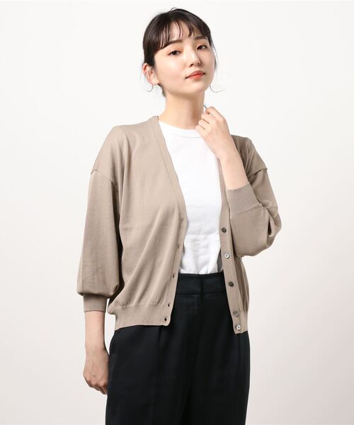 YECCA VECCA（イェッカヴェッカ）の「Vネックカーディガン＊（カーディガン/ボレロ・レディース・ブラック/ベージュ/グリーン/アイボリー・FREE）」の4枚目の写真