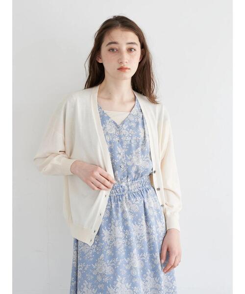 YECCA VECCA（イェッカヴェッカ）の「Vネックカーディガン＊（カーディガン/ボレロ・レディース・ブラック/ベージュ/グリーン/アイボリー・FREE）」の11枚目の写真