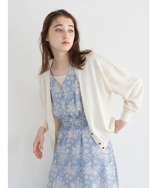 YECCA VECCA（イェッカヴェッカ）の「Vネックカーディガン＊（カーディガン/ボレロ・レディース・ブラック/ベージュ/グリーン/アイボリー・FREE）」の12枚目の写真