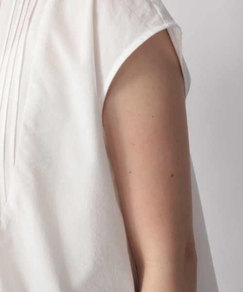 LOWRYS FARM(ローリーズファーム)の「フロントタックチュニックノースリーブ 948452(シャツ/ブラウス・レディース・ブラック/ブラウン/オフホワイト・FREE)」の4枚目の写真