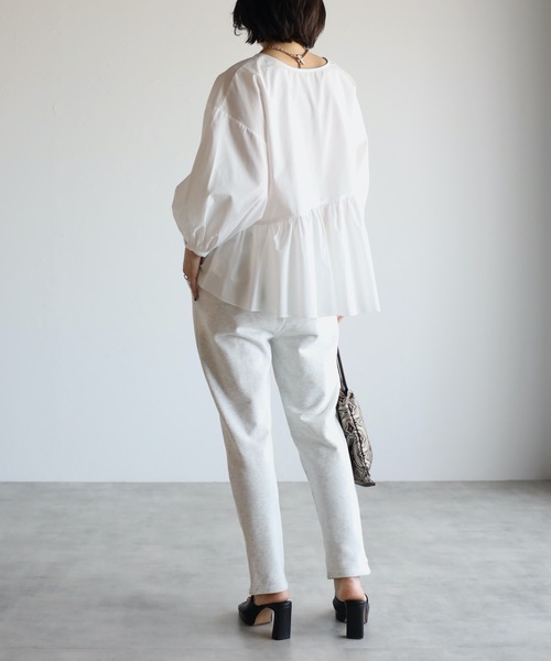 ap retro（アプレトロ）の「２WAYボリューム袖ペプラムブラウス（シャツ/ブラウス・レディース・ホワイト/ブラック/ベージュ/ライトブルー/ネイビー・FREE）」の22枚目の写真