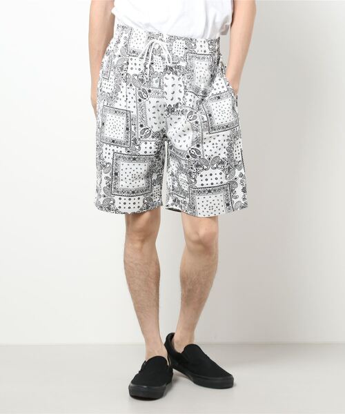 THISIS(ディスイズ)の「バンダナペイズリー シェフショーツ(その他パンツ・メンズ・ホワイト/ブラック・SMALL/LARGE/X-LARGE/MEDIUM)」の6枚目の写真