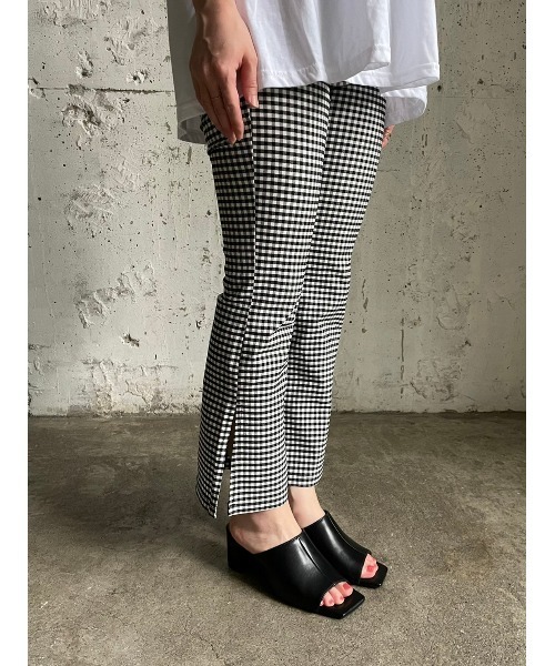 DAIS-Y（デイジー）の「低身長さん向けストレッチスリットフレアパンツ（その他パンツ・レディース・チェック/ブラック/ホワイト・FREE）」の4枚目の写真