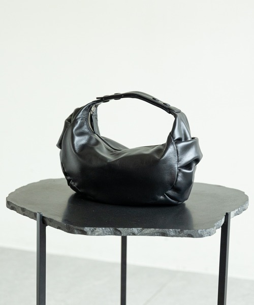 GALLARDAGALANTE（ガリャルダガランテ）の「2WAYラウンドギャザーバッグ（ショルダーバッグ・レディース・ブラック/ベージュ・FREE）」の3枚目の写真