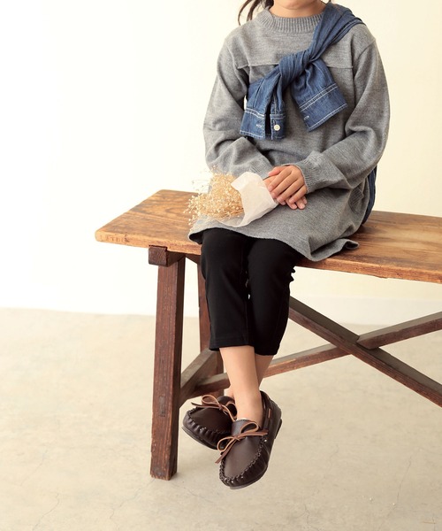 mooimooi（モーイモーイ）の「ベビー&キッズ モカシン（モカシン/デッキシューズ・キッズ・ブラック/ブラウン/キャメル/スモークピンク/グレイッシュベージュ/アイボリー/チャコールグレー・16.0cm/17.0cm/18.0cm/19.0cm/20.0cm/21.0cm）」の13枚目の写真