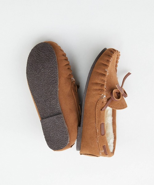 mooimooi（モーイモーイ）の「ベビー&キッズ モカシン（モカシン/デッキシューズ・キッズ・ブラック/ブラウン/キャメル/スモークピンク/グレイッシュベージュ/アイボリー/チャコールグレー・16.0cm/17.0cm/18.0cm/19.0cm/20.0cm/21.0cm）」の19枚目の写真