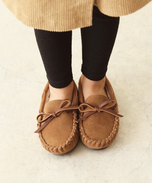 mooimooi（モーイモーイ）の「ベビー&キッズ モカシン（モカシン/デッキシューズ・キッズ・ブラック/ブラウン/キャメル/スモークピンク/グレイッシュベージュ/アイボリー/チャコールグレー・16.0cm/17.0cm/18.0cm/19.0cm/20.0cm/21.0cm）」の21枚目の写真