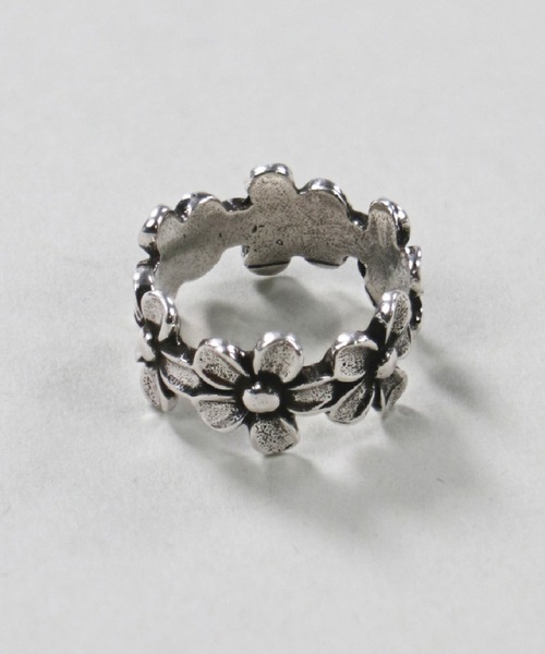 SPINNS（スピンズ）の「デイジーモチーフ メタルリング（リング・レディース・シルバー・13）」の3枚目の写真