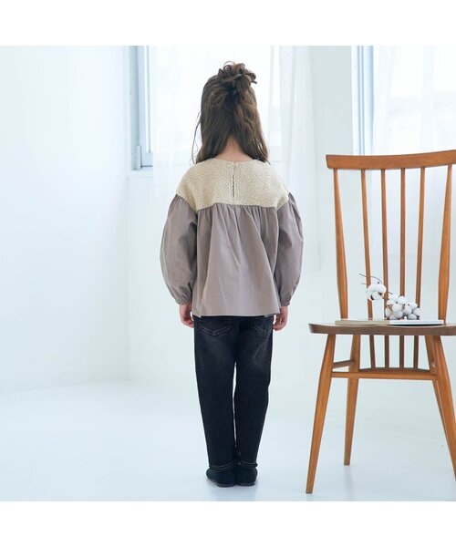 apres les cours(アプレレクール)の「裾フリンジデニムパンツ 9分丈_ストレッチ(デニムパンツ・キッズ・ブルー/ブラック・80/120/140/110/130/90/100)」の4枚目の写真