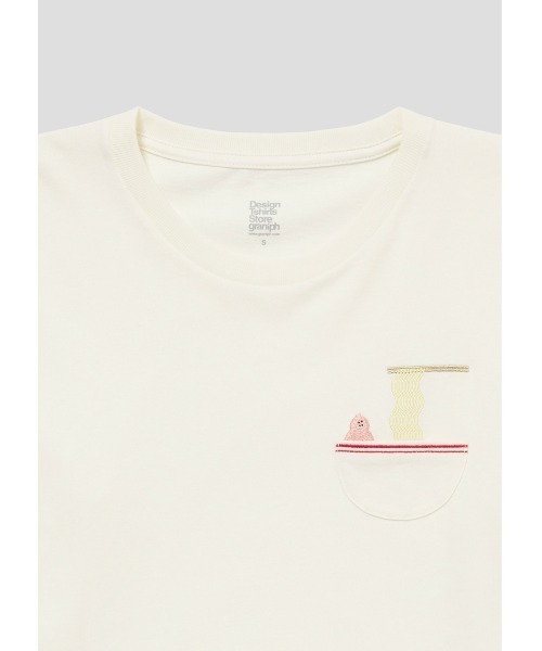 Design Tshirts Store graniph（デザイン　ティーシャツ　ストア　グラニフ）の「ラーメンダイスキ｜スリーブグラフィック長袖Tシャツ（Tシャツ/カットソー・メンズ・オフホワイト・MEDIUM/LARGE/X-LARGE/X-SMALL/SMALL）」の7枚目の写真