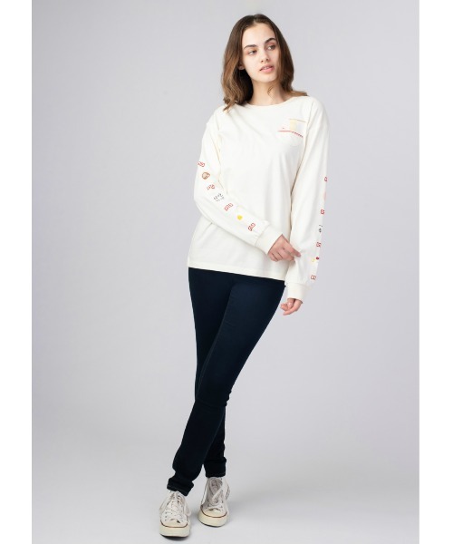 Design Tshirts Store graniph（デザイン　ティーシャツ　ストア　グラニフ）の「ラーメンダイスキ｜スリーブグラフィック長袖Tシャツ（Tシャツ/カットソー・メンズ・オフホワイト・MEDIUM/LARGE/X-LARGE/X-SMALL/SMALL）」の10枚目の写真