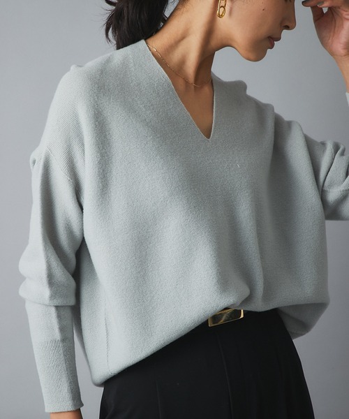 RIVE DROITE（リヴドロワ）の「毎シーズン人気の定番アイテム　ウール100バックボリュームニット（ニット/セーター・レディース・オフホワイト/ブラック/ピンク/ミント/バイオレット・FREE）」の4枚目の写真