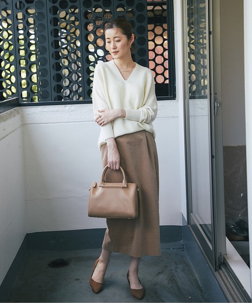 RIVE DROITE（リヴドロワ）の「毎シーズン人気の定番アイテム　ウール100バックボリュームニット（ニット/セーター・レディース・オフホワイト/ブラック/ピンク/ミント/バイオレット・FREE）」の6枚目の写真