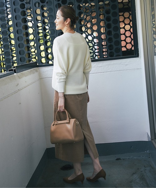 RIVE DROITE（リヴドロワ）の「毎シーズン人気の定番アイテム　ウール100バックボリュームニット（ニット/セーター・レディース・オフホワイト/ブラック/ピンク/ミント/バイオレット・FREE）」の15枚目の写真