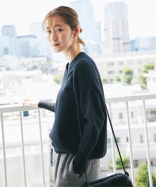 RIVE DROITE（リヴドロワ）の「毎シーズン人気の定番アイテム　ウール100バックボリュームニット（ニット/セーター・レディース・オフホワイト/ブラック/ピンク/ミント/バイオレット・FREE）」の18枚目の写真