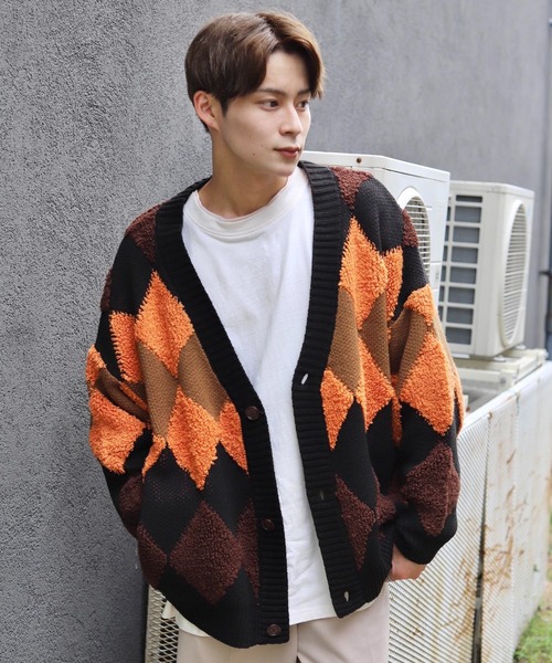 WONDER WONDER(ワンダーワンダー)の「アーガイル柄ボリュームカーディガン(カーディガン/ボレロ・メンズ・ブラック系その他/ベージュ系その他/ブラウン系その他/グリーン系その他・S/M/L)」の12枚目の写真