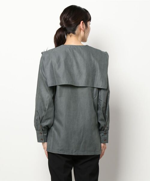 CAPRICIEUX LE'MAGE(カプリシューレマージュ)の「スクエアカラーシャツ(シャツ/ブラウス・レディース・グリーン/チャコールグレー/オフホワイト・FREE)」の5枚目の写真