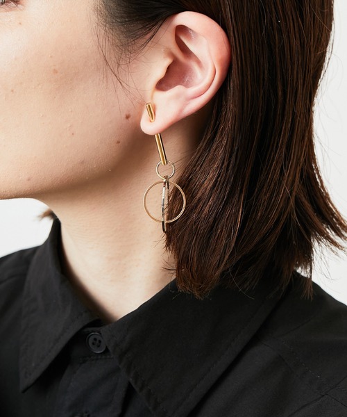 ear PAPILLONNER（イアパピヨネ）の「縦直サークルピアス（ピアス（片耳用）・レディース・シルバー×ゴールド・FREE）」の4枚目の写真