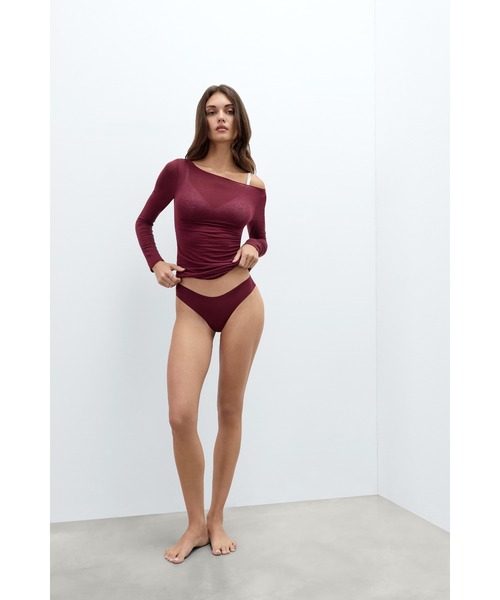 Intimissimi(インティミッシミ)の「コットン シームレス ブラジリアン 【ウェアに響きにくい・蒸れにくい・ソフトな肌ざわり・体にフィット】(ショーツ・レディース・ブラック/ベージュ/ブルー/ヘザーグレー/キナリ/セージグリーン/ホワイト/ワイン/ダークインディゴブルー/ワイン系1/チェリーピンク/カーキ/ライトブルー/ライラック/マルーン/ブルーグリーン/ダークパープル/ダークグリーン・S/M/L)」の16枚目の写真