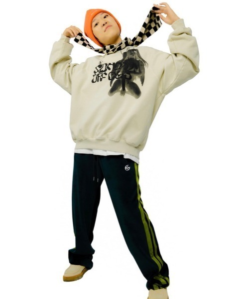 SUNDAYOFFCLUB（サンデイオフクラブ）の「【SUNDAY OFF CLUB/サンデーオフクラブ】3D Spiritual Girl Artwork Heavy Weight Fleece Raglan Sweatshirt アートワーク ラグラン スリーブ スウェット シャツ（スウェット・メンズ・ブラック/オートミール・M/L）」の12枚目の写真