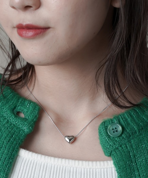 SPINNS（スピンズ）の「3Dハートモチーフ メタルネックレス（ネックレス・レディース・シルバー/ゴールド・ONESIZE）」の6枚目の写真