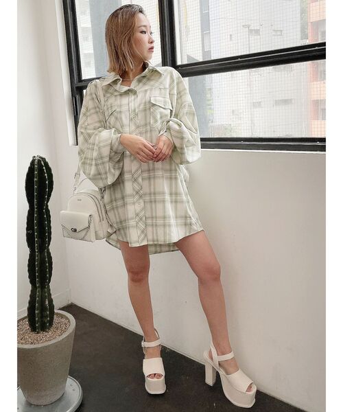 GYDA（ジェイダ）の「【WEB限定】LOOSEチェックシャツ（シャツ/ブラウス・レディース・ベージュ/オフホワイト/ミント・FREE）」の4枚目の写真