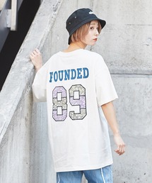 CUBE SUGAR（キューブシュガー）の「天竺 バンダナ柄 アップリケ ナンバリング Tシャツ（Tシャツ/カットソー）」