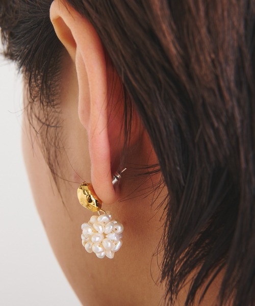 ear PAPILLONNER(イアパピヨネ)の「パールフラワーピアス(ピアス(両耳用)・レディース・ホワイト×ゴールド・FREE)」の9枚目の写真