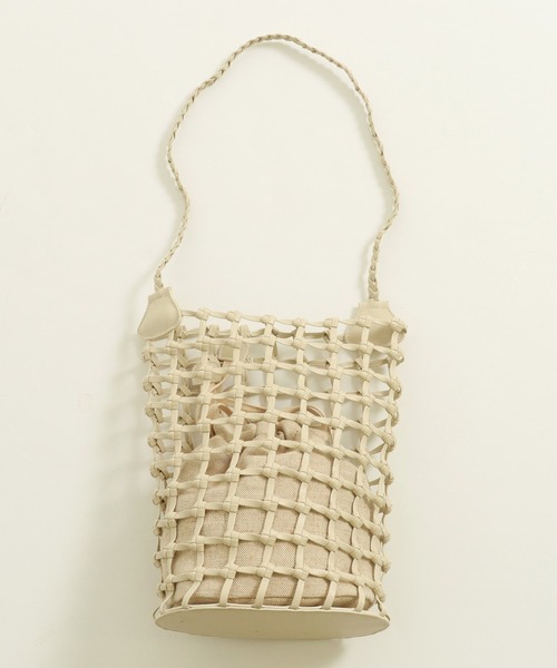 AULI（アウリィ）の「巾着付メッシュワンショルダー（ショルダーバッグ・レディース・ブラック/イエロー/アイボリー・FREE）」の12枚目の写真