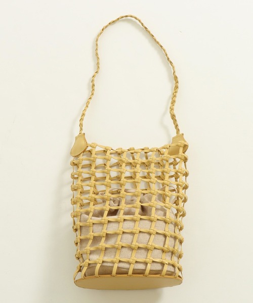 AULI（アウリィ）の「巾着付メッシュワンショルダー（ショルダーバッグ・レディース・ブラック/イエロー/アイボリー・FREE）」の13枚目の写真