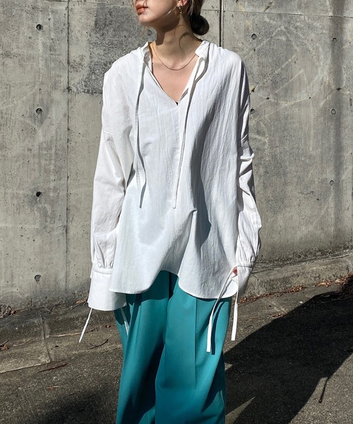 y/m by RIKA（イムバイリカ）の「キーネックチュニック（シャツ/ブラウス・レディース・ブラック/ホワイト・FREE）」の8枚目の写真