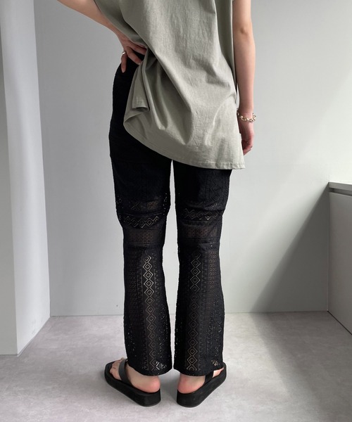 CAPRICIEUX LE'MAGE（カプリシューレマージュ）の「パッチワークレースパンツ（その他パンツ・レディース・アイボリー/ブラック・FREE）」の4枚目の写真