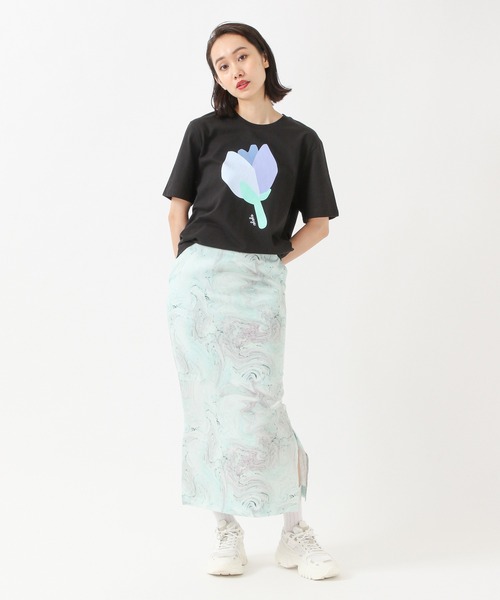 eyeye(アイアイ)の「eyeye/FLOWER PRINT T 2935079(Tシャツ/カットソー・レディース・ブラック/ホワイト・FREE)」の5枚目の写真