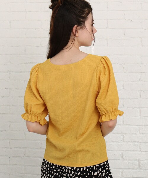 Cutie Blonde(キューティーブロンド)の「◆【S-L】タテシワクループルオーバー(Tシャツ/カットソー・レディース・オフホワイト/イエロー/ブラック・03/02/01)」の6枚目の写真