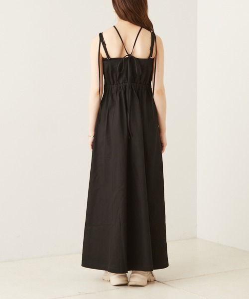 Chico(チコ)の「【新色追加】ホルターデザインマルチウェイキャミワンピース(ワンピース・レディース・アイボリー/ブラック/ピンク/ブルー/ミント/カーキ/ベージュ・FREE/X-SMALL)」の10枚目の写真