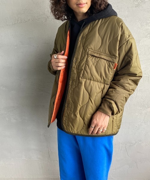 UNIVERSAL OVERALL（ユニバーサルオーバーオール）の「【men's FUDGE 3月号掲載】[UNIVERSAL OVERALL/ユニバーサルオーバーオール] 別注 キルティングライナージャケット（ミリタリージャケット・レディース・ブラック/オリーブ・M/L）」の17枚目の写真