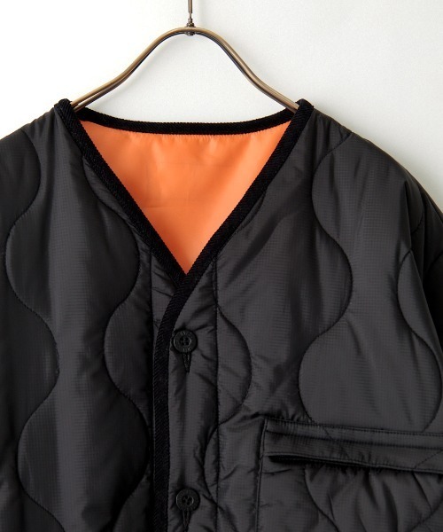 UNIVERSAL OVERALL（ユニバーサルオーバーオール）の「【men's FUDGE 3月号掲載】[UNIVERSAL OVERALL/ユニバーサルオーバーオール] 別注 キルティングライナージャケット（ミリタリージャケット・レディース・ブラック/オリーブ・M/L）」の22枚目の写真