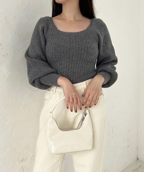 Lamoa（ラモア）の「Lamoa/ボリュームスリーブ スクエアネック リブニット（ニット/セーター・レディース・ブラック/ブラウン/グレー/ピンク/アイボリー・FREE）」の18枚目の写真