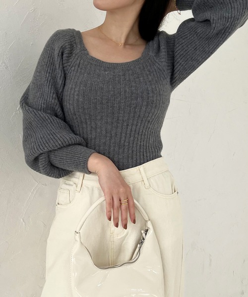 Lamoa（ラモア）の「Lamoa/ボリュームスリーブ スクエアネック リブニット（ニット/セーター・レディース・ブラック/ブラウン/グレー/ピンク/アイボリー・FREE）」の19枚目の写真