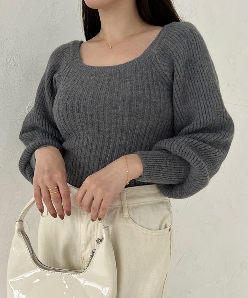 Lamoa（ラモア）の「Lamoa/ボリュームスリーブ スクエアネック リブニット（ニット/セーター・レディース・ブラック/ブラウン/グレー/ピンク/アイボリー・FREE）」の20枚目の写真