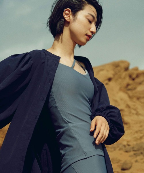 HEREIAM（ヘレイアム）の「【HEREIAM】斜めストラップキャミ(カップ付き)（キャミソール・レディース・ブラック/ブルー・SMALL/MEDIUM/LARGE）」の19枚目の写真