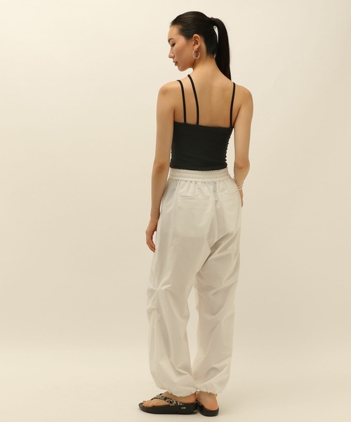 HEREIAM（ヘレイアム）の「【HEREIAM】斜めストラップキャミ(カップ付き)（キャミソール・レディース・ブラック/ブルー・SMALL/MEDIUM/LARGE）」の21枚目の写真