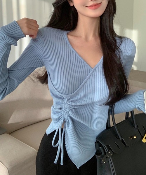 Jasmine Grandiflorum（ジャスミングランディフローラム）の「【Jasmine】Vネックウエストギャザーリボンニットトップス (AW)（ニット/セーター・レディース・ピンク/ブルー/ベージュ/ブラック/ホワイト・FREE）」の4枚目の写真